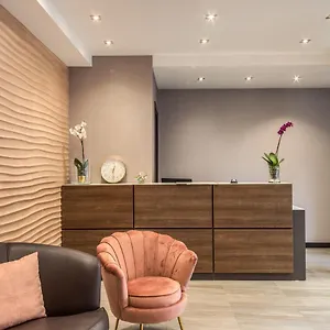 Mz 3*, Roma Itália